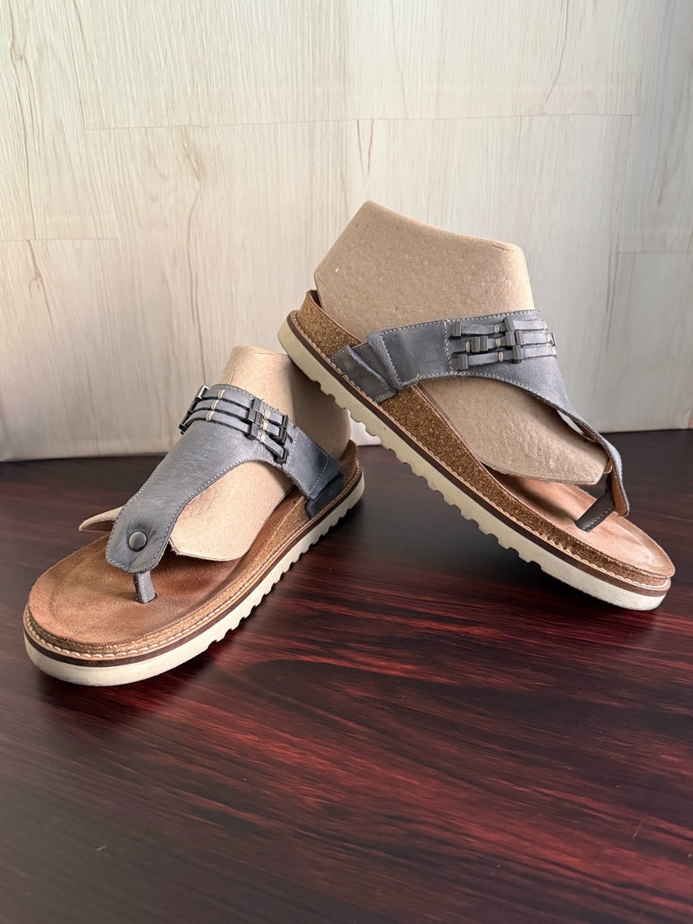 Taos Stupendous Thong Sandals In Steel Grey VGUC Women’s Size 11/42